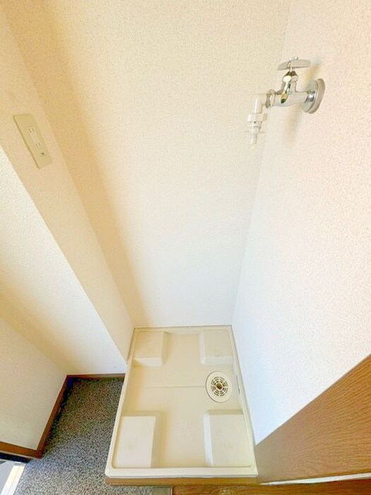 物件内観写真17　(洗濯機置場)