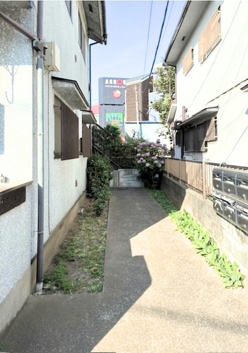 物件外観写真6　(エントランス部分)