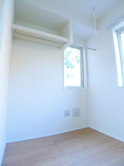 物件内観写真11　(収納)