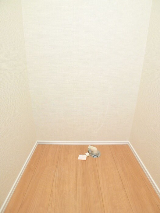 物件内観写真15　(洗濯機置場)