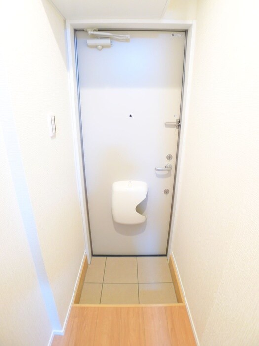 物件内観写真18　(玄関)