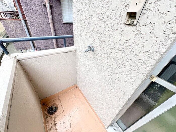 物件内観写真12　(洗濯機置場)