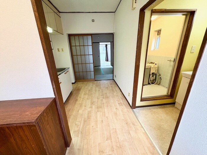 物件内観写真16　(廊下)