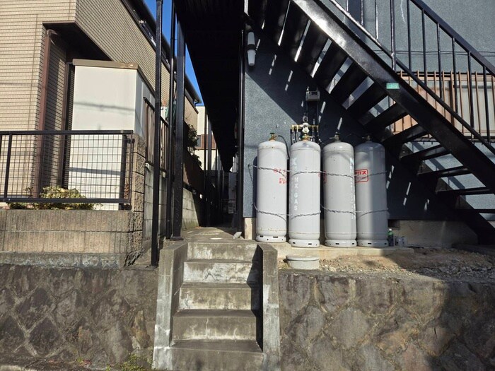 物件外観写真5　(エントランス部分)