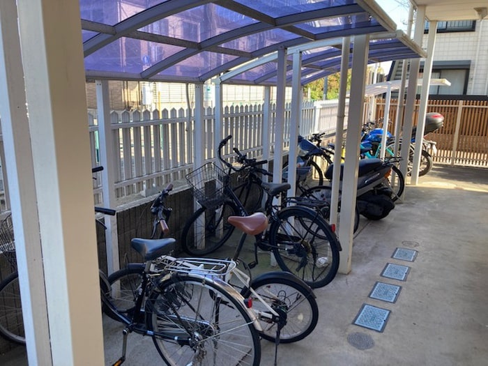 物件外観写真3　(駐輪場)