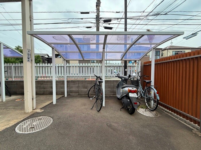 物件外観写真5　(駐輪場)