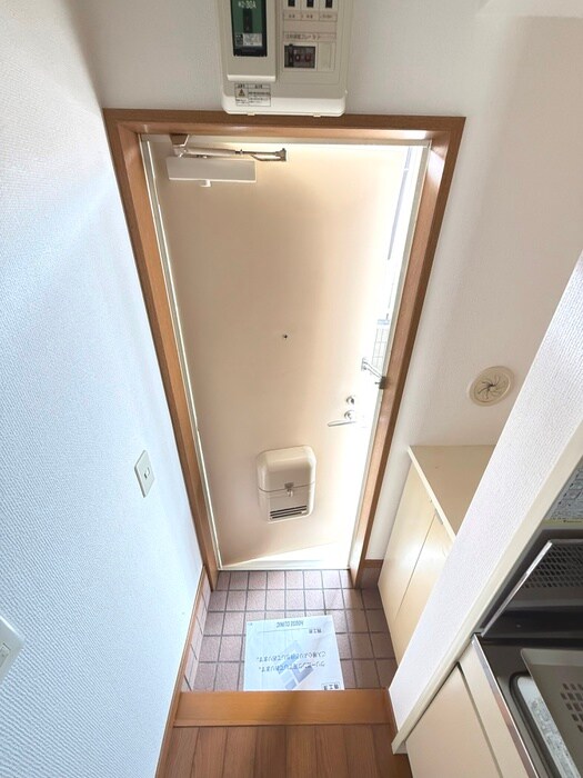 物件内観写真18　(玄関)