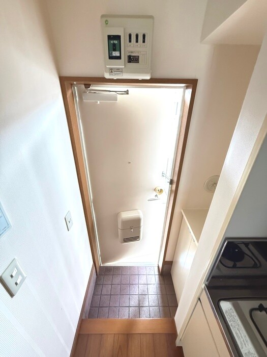 物件内観写真18　(玄関)