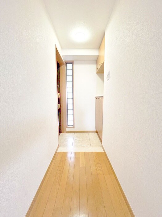物件内観写真17　(廊下)