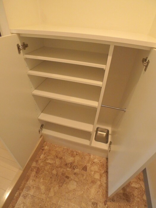 物件内観写真15　(靴箱)