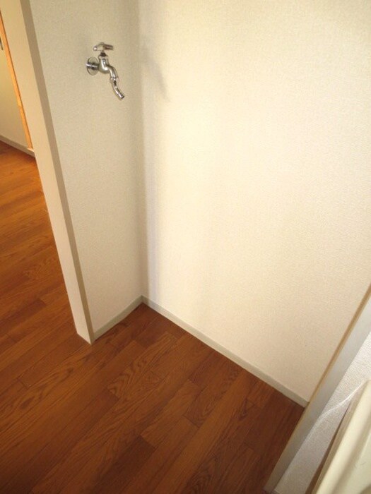 物件内観写真15　(洗濯機置場)