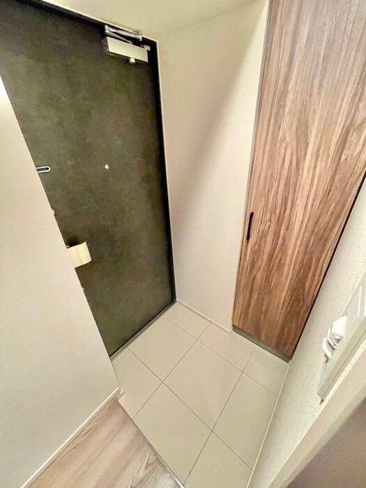 物件内観写真10　(玄関)