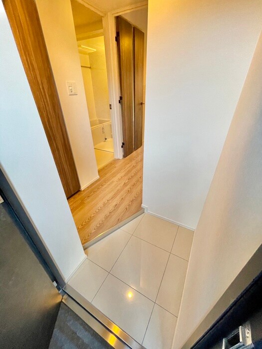 物件内観写真18　(玄関)