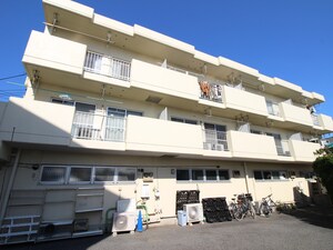 小泉マンション外観写真