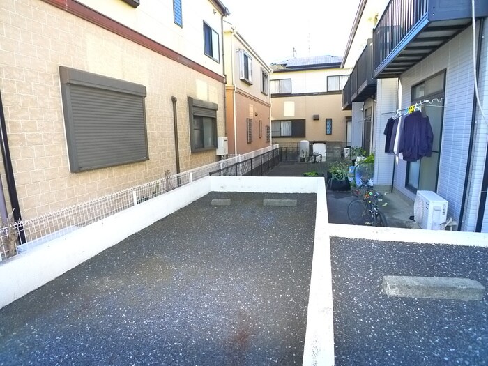 物件外観写真2　(駐車場)