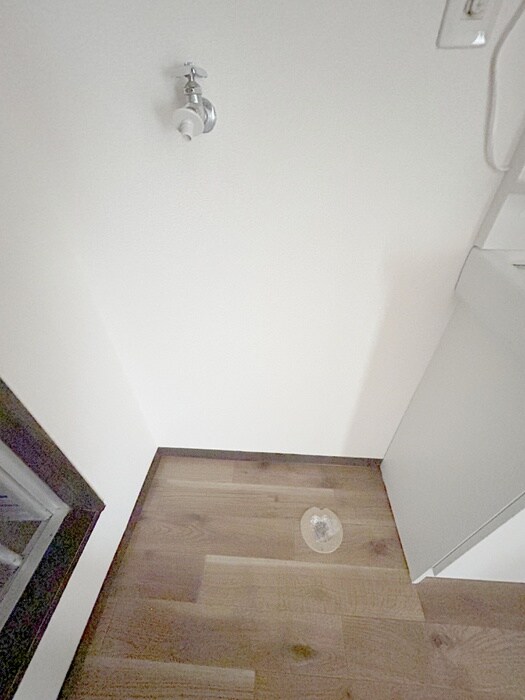 物件内観写真16　(洗濯機置場)