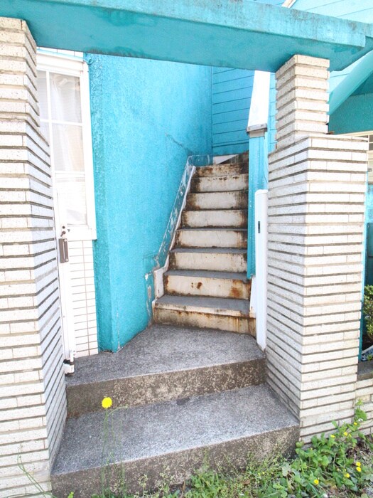 物件外観写真5　(エントランス部分)