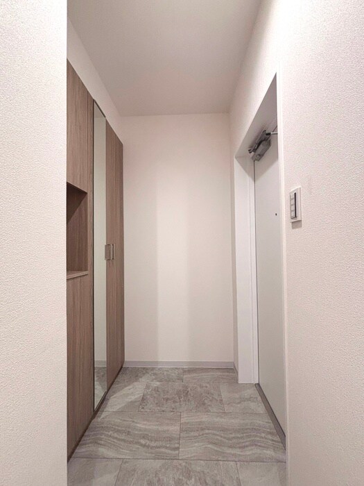 物件内観写真7　(玄関)