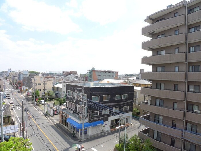 物件内観写真17　(室内からの展望)