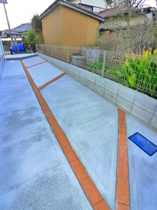 物件外観写真6　(駐輪場)