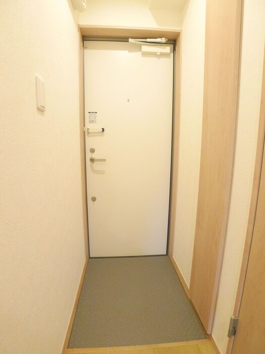 物件内観写真18　(玄関)