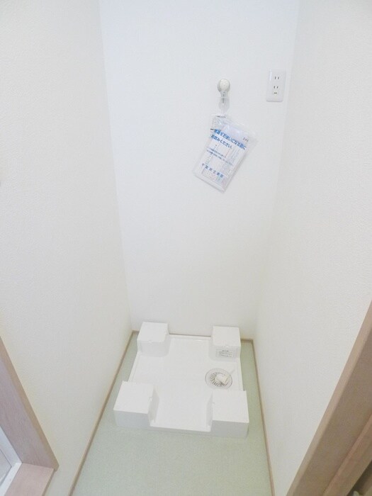 物件内観写真19　(洗濯機置場)