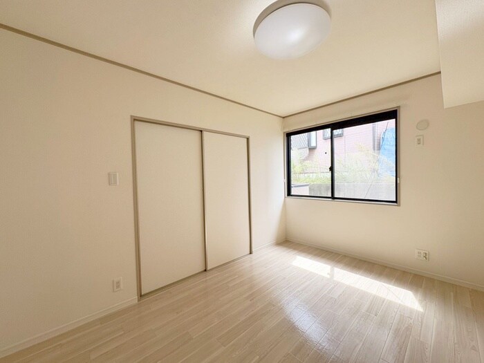 物件内観写真10　(居室)