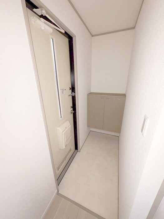 物件内観写真16　(玄関)