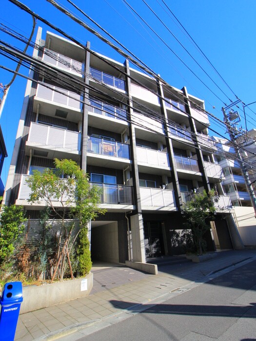 物件外観写真1　(エントランス部分)