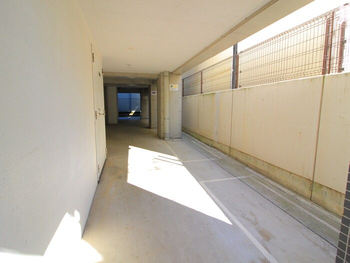 物件外観写真4　(建物設備)