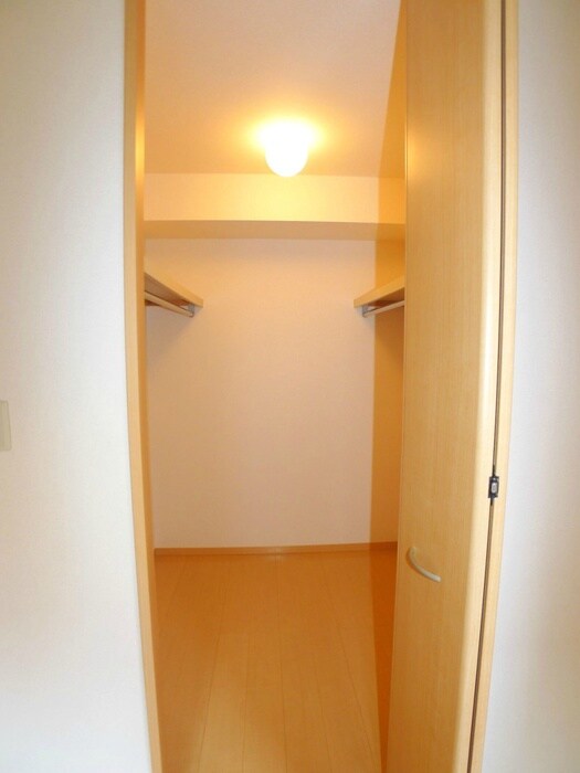 物件内観写真10　(収納)