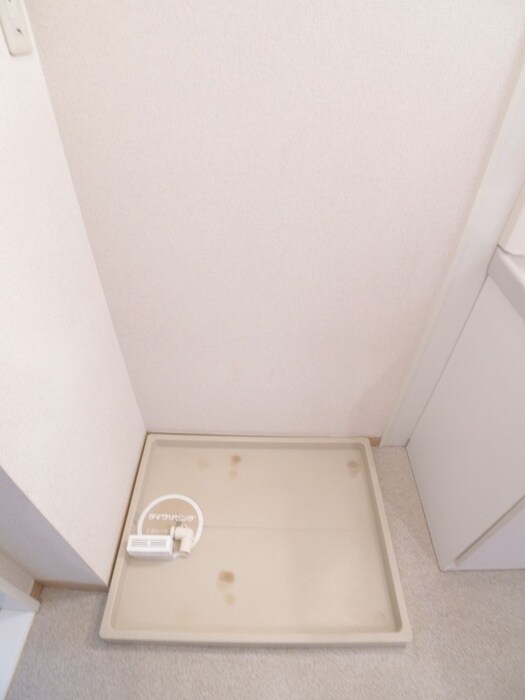 物件内観写真14　(洗濯機置場)