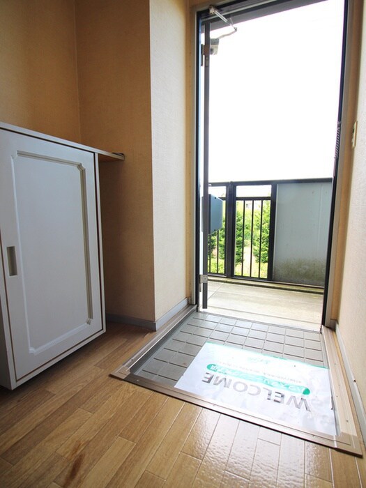 物件内観写真14　(玄関)