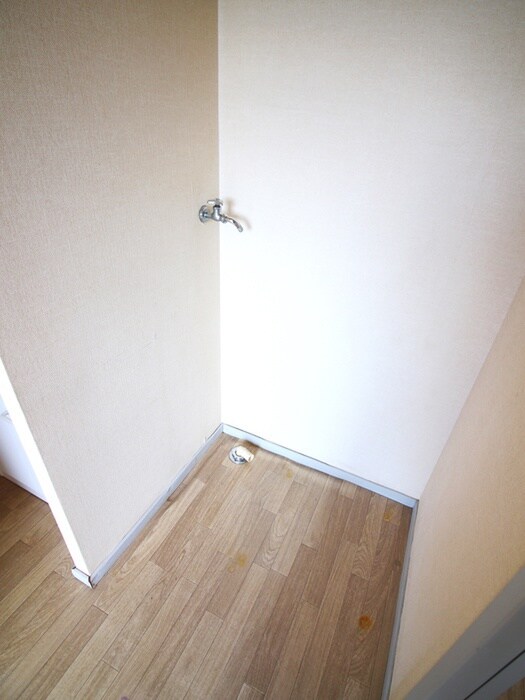 物件内観写真15　(洗濯機置場)