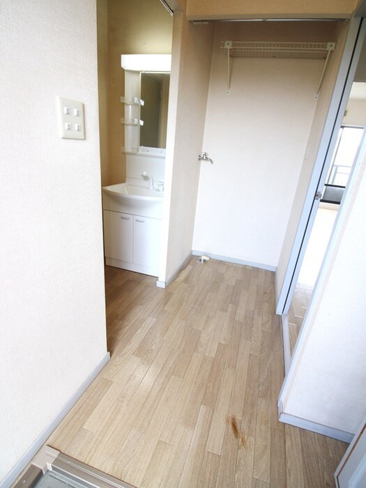 物件内観写真18　(廊下)