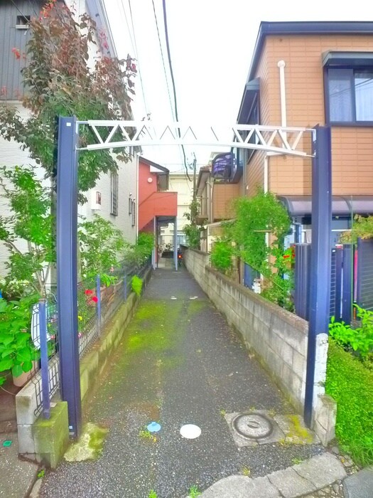 物件外観写真4　(エントランス部分)