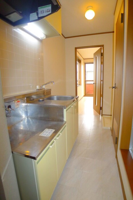 物件内観写真16　(玄関)