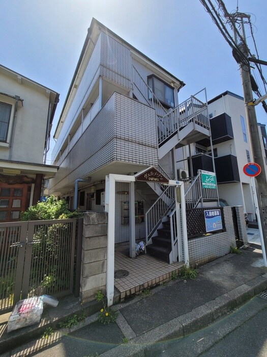 ヴェルメゾンひばりヶ丘のエントランス部分