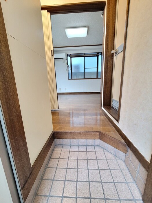 物件内観写真14　(玄関)