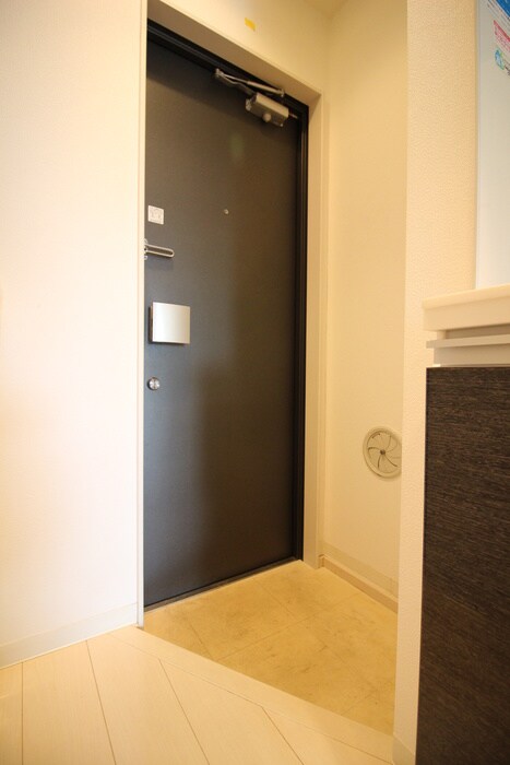 物件内観写真14　(玄関)