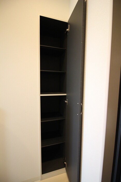 物件内観写真15　(靴箱)