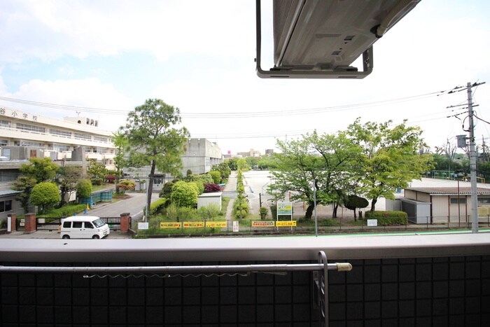 物件内観写真18　(室内からの展望)