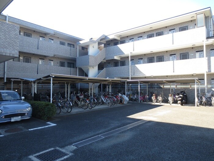 物件外観写真3　(駐輪場)