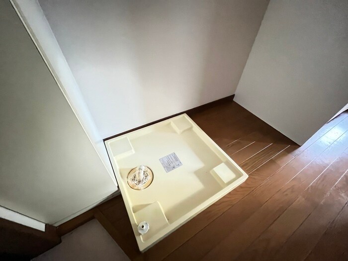 物件内観写真16　(洗濯機置場)