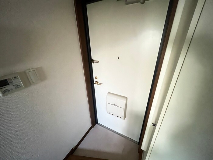 物件内観写真17　(玄関)