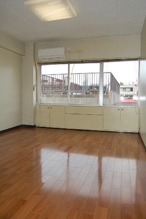 物件内観写真4　(居室)