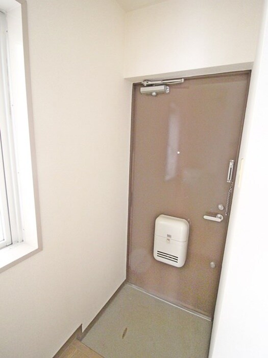 物件内観写真15　(玄関)