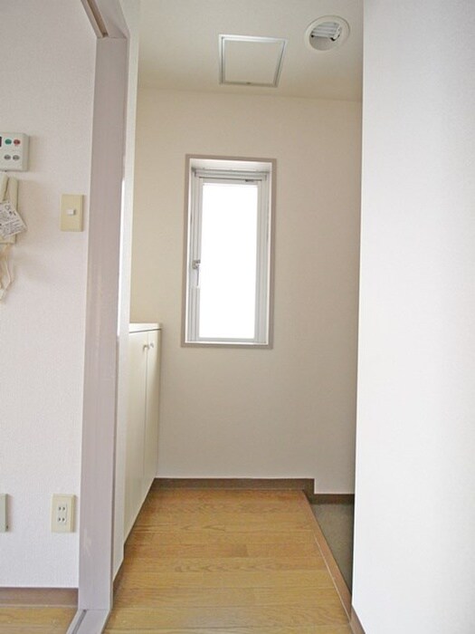 物件内観写真18　(廊下)