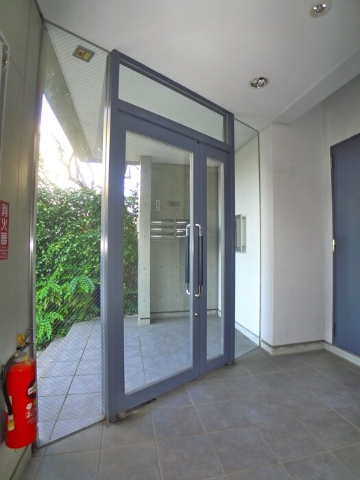 物件外観写真5　(エントランス部分)