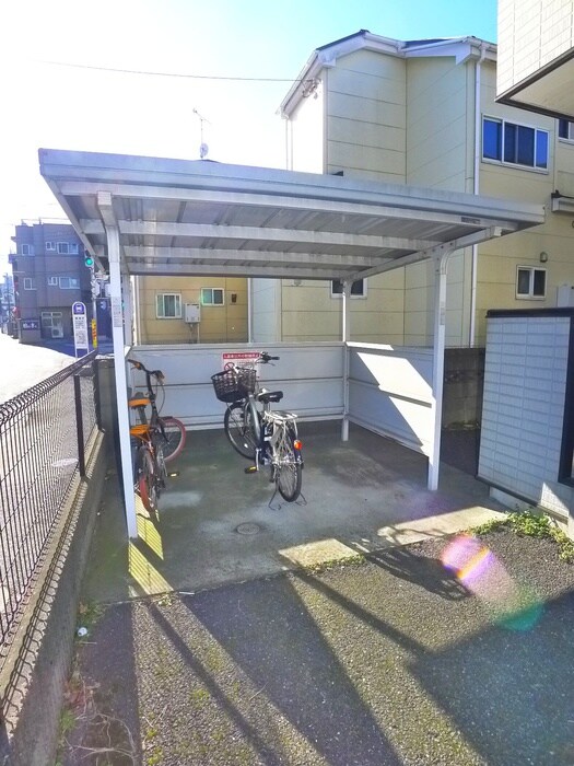 物件外観写真5　(駐輪場)